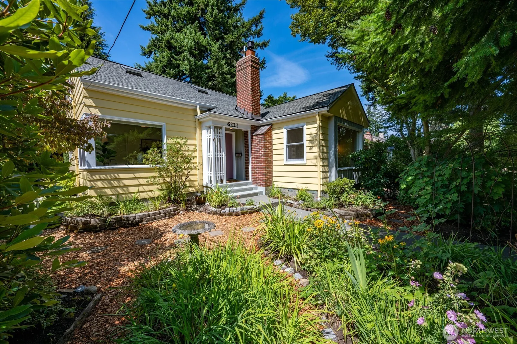 Property photo for 6221 36th Avenue Ne, Seattle photo 2