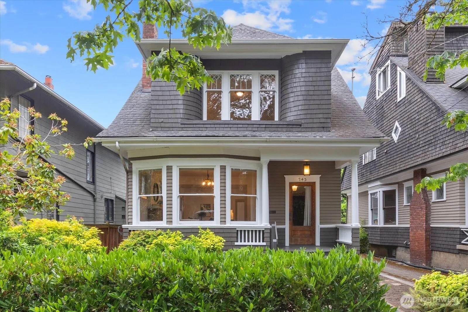 Property photo for 743 Broadway E, Seattle