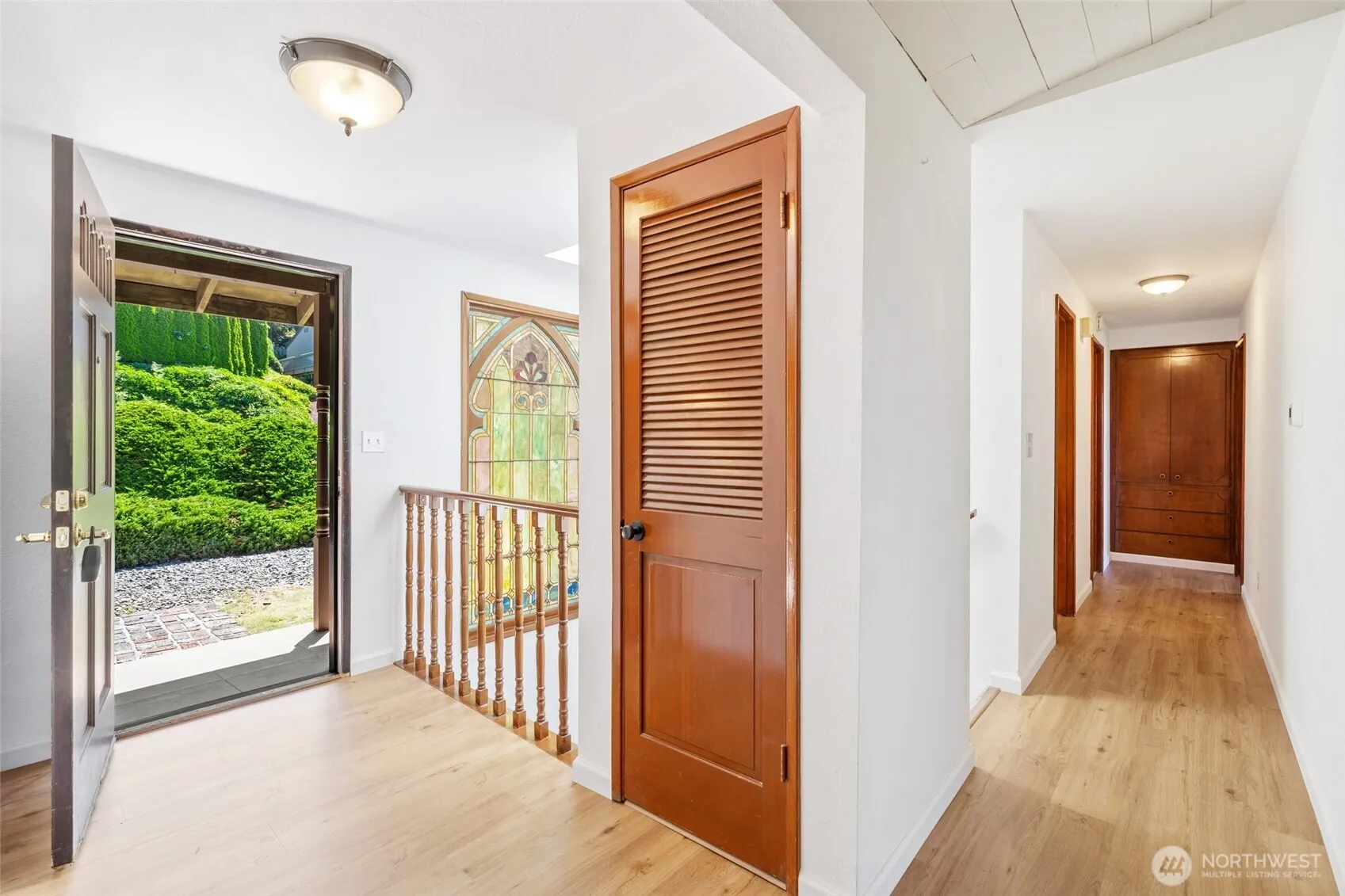 Property photo for 4709 Somerset Drive Se, Bellevue photo 5