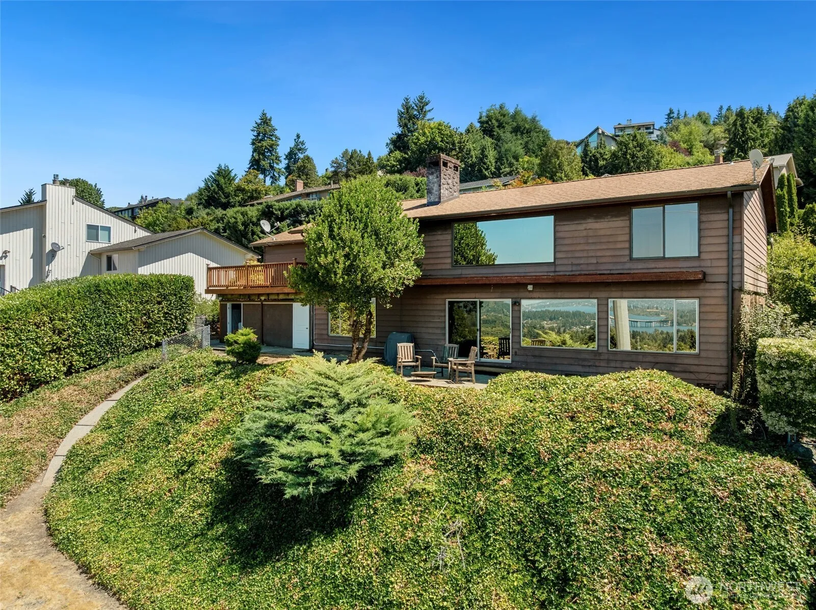 Property photo for 4709 Somerset Drive Se, Bellevue photo 4