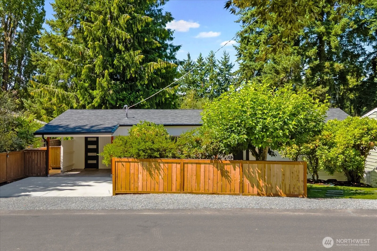 Property photo for 10009 46th Avenue Ne, Seattle photo 2