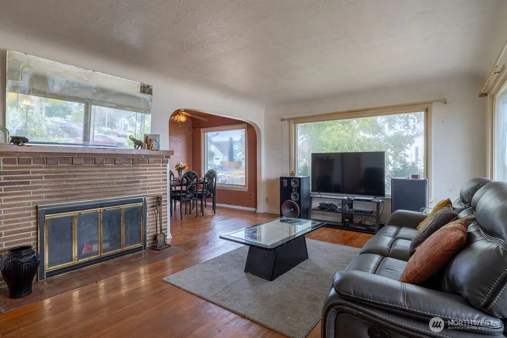Property photo for 851 S 56th Street, Tacoma photo 4