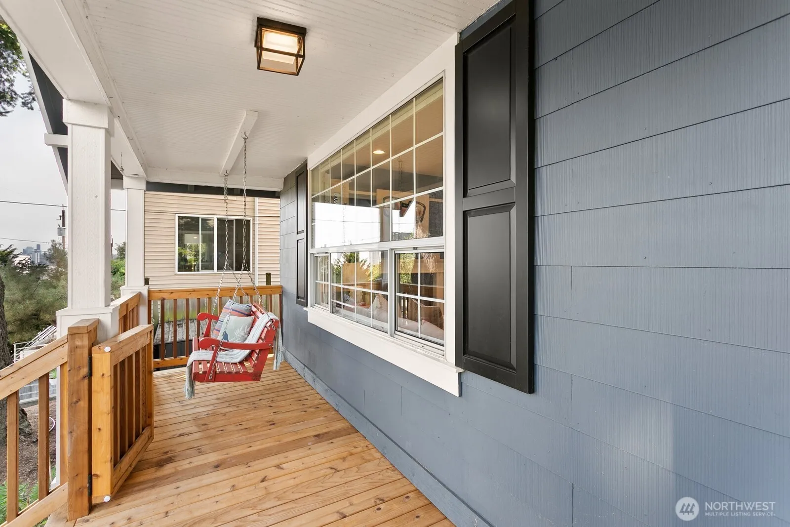 Property photo for 4333 Evanston Avenue N, Seattle photo 3
