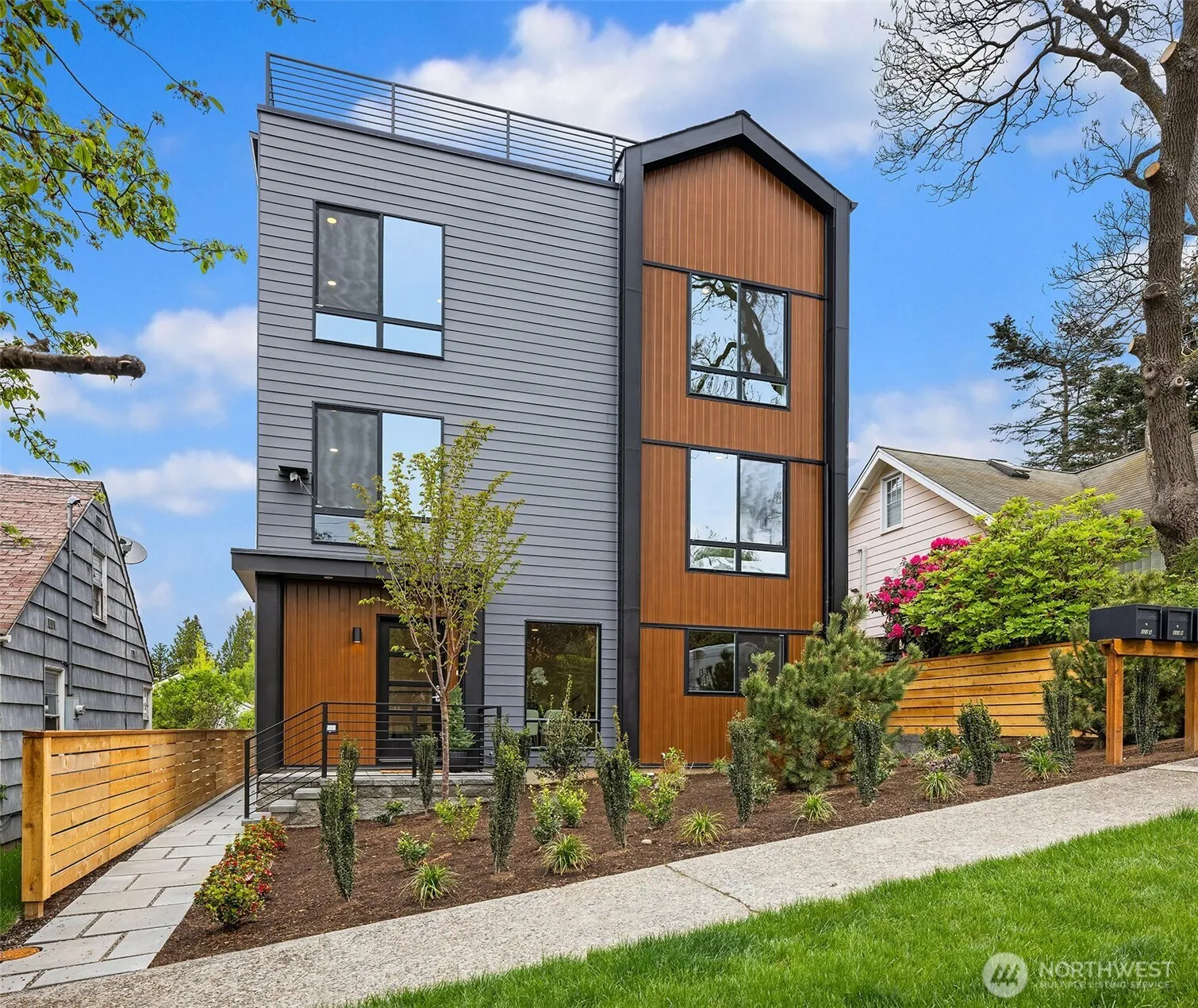 Property photo for 322 Nw 47th Street #c, Seattle