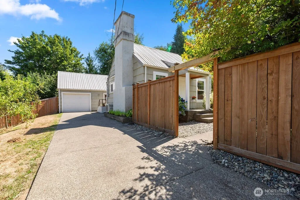 Property photo for 1814 Boulevard Road Se, Olympia photo 4