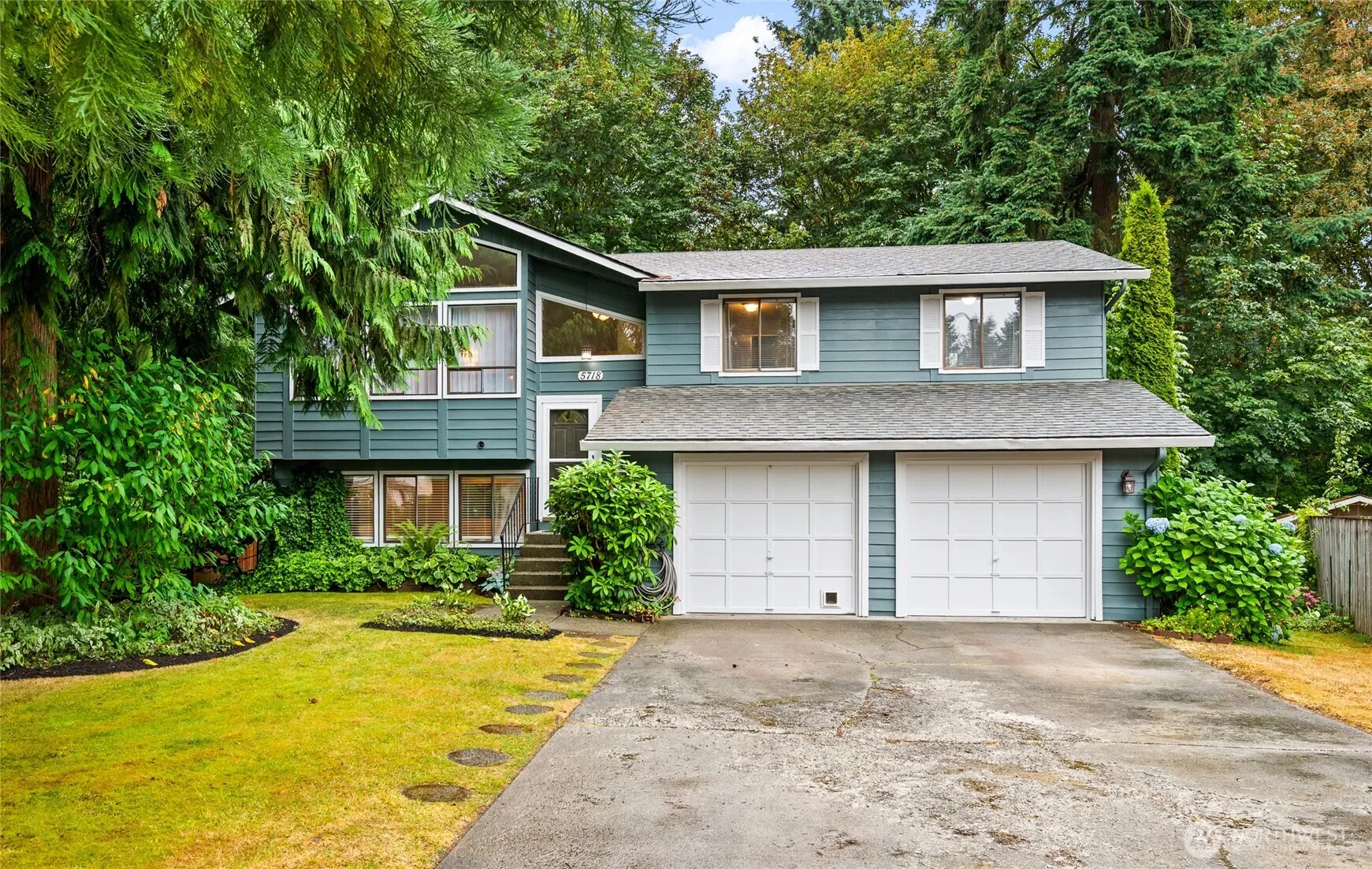 Property photo for 5718 140th Place Se, Everett photo 2