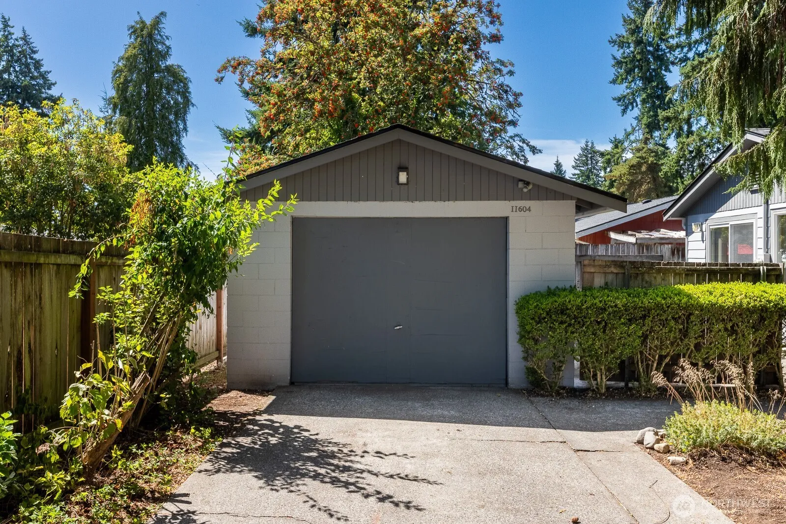 Property photo for 11604 Yakima Avenue S, Tacoma photo 2