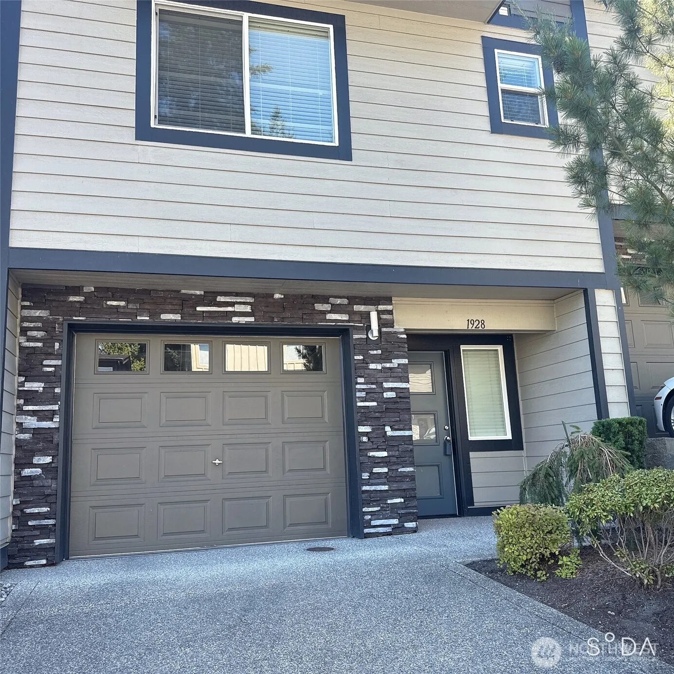 Property photo for 1928 78th Place Se, Everett photo 2
