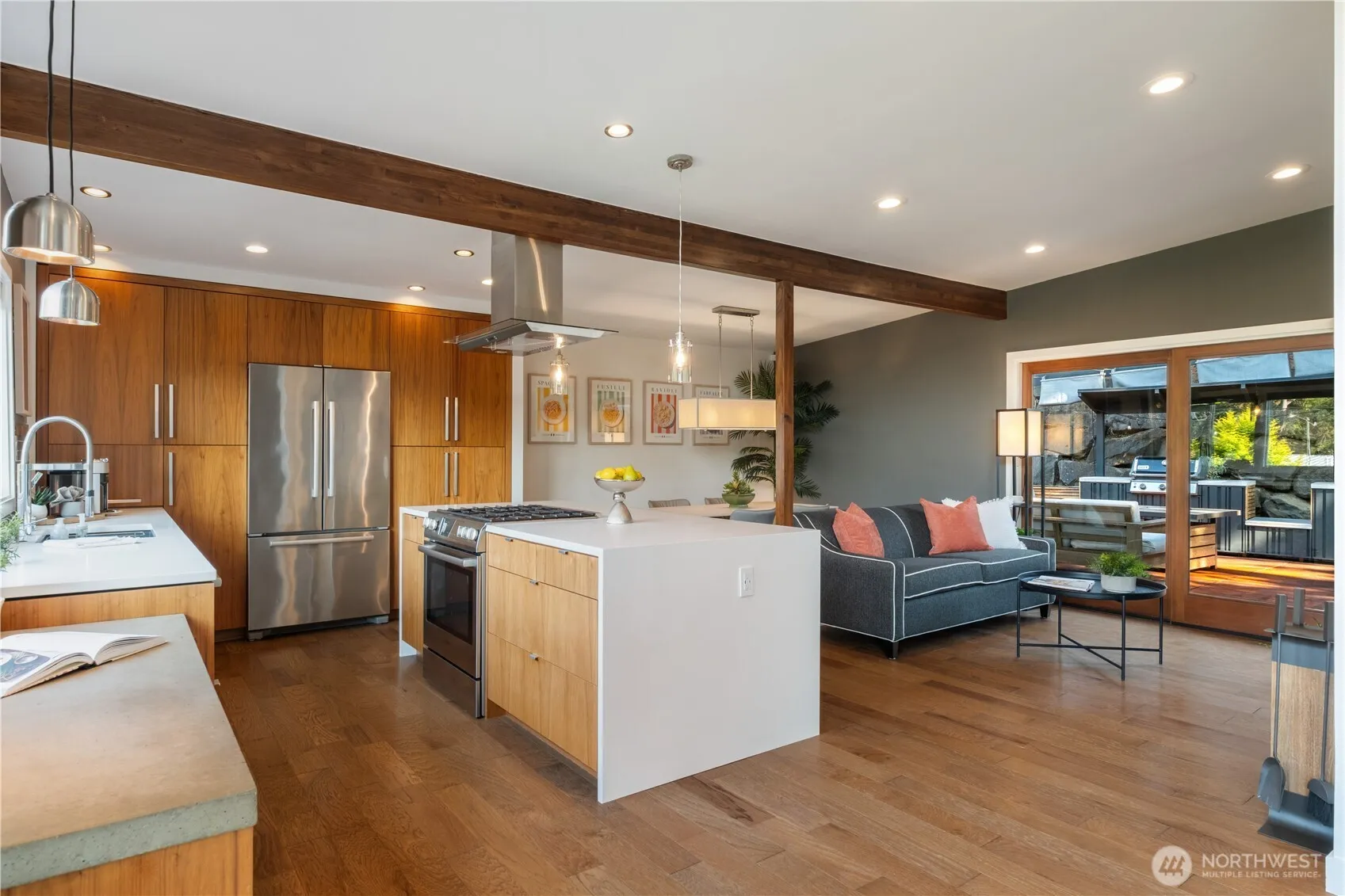 Property photo for 16014 Se 8th Street, Bellevue photo 3
