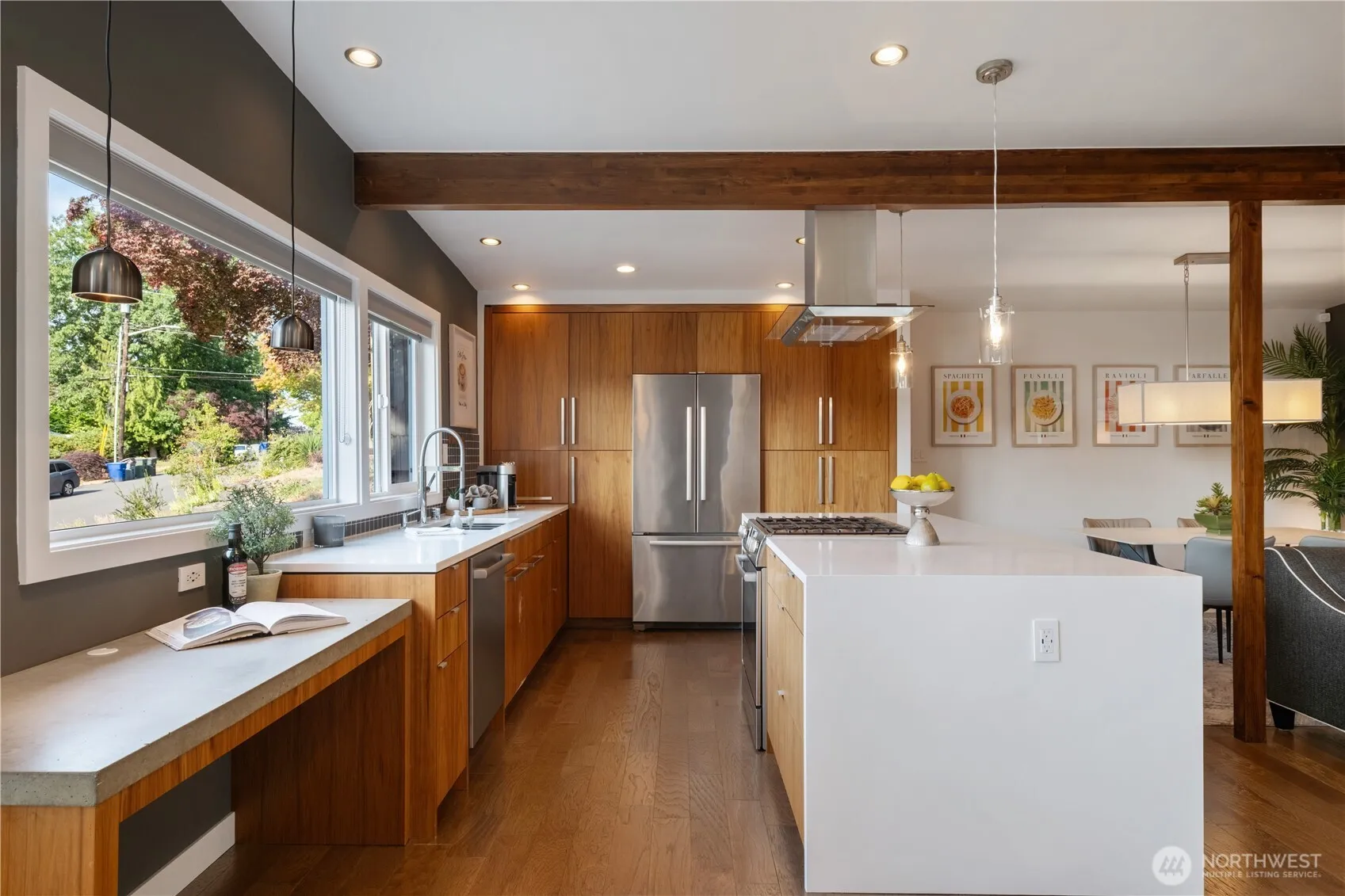 Property photo for 16014 Se 8th Street, Bellevue photo 4