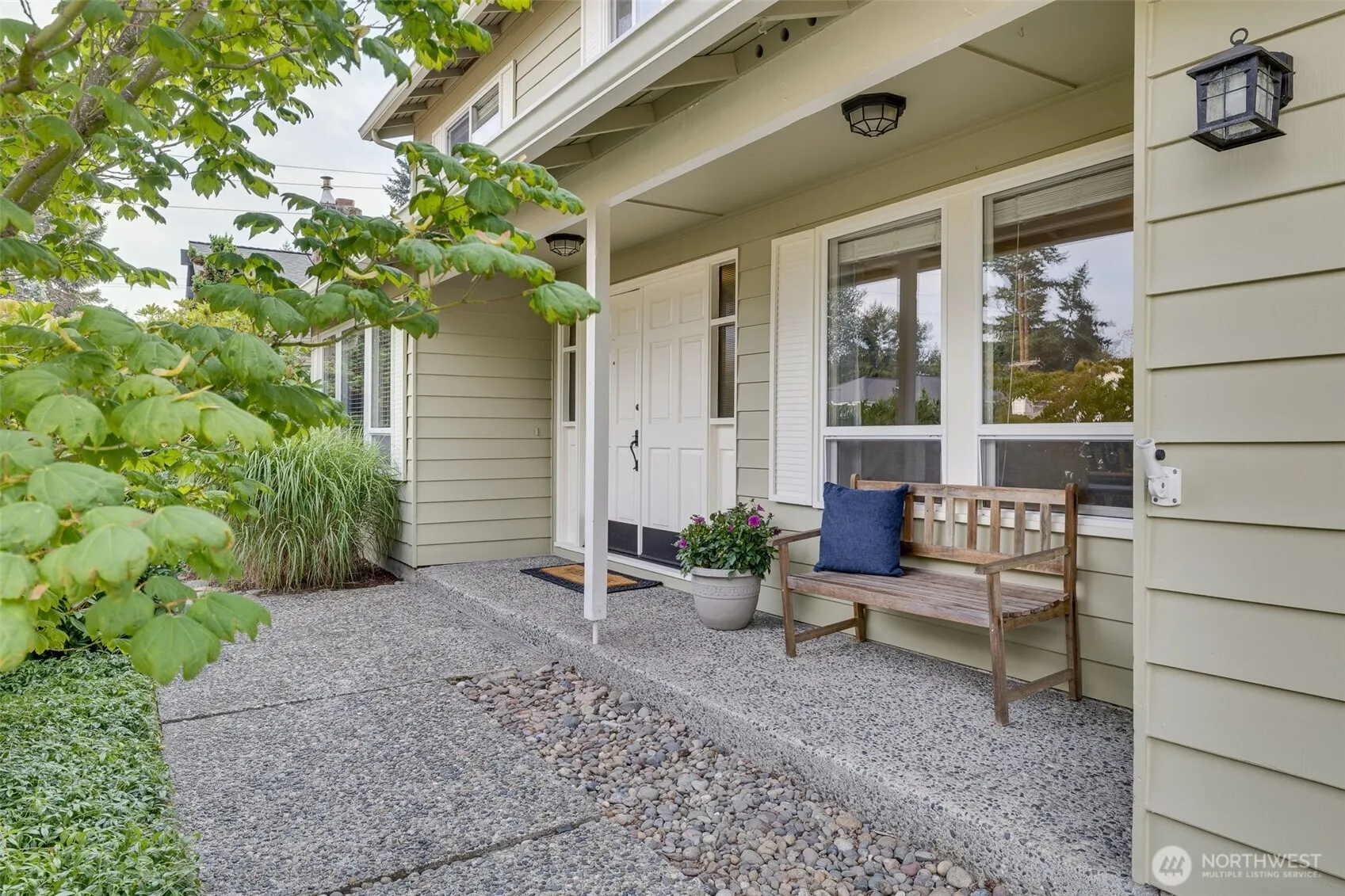 Property photo for 19521 92nd Avenue Ne, Bothell photo 2
