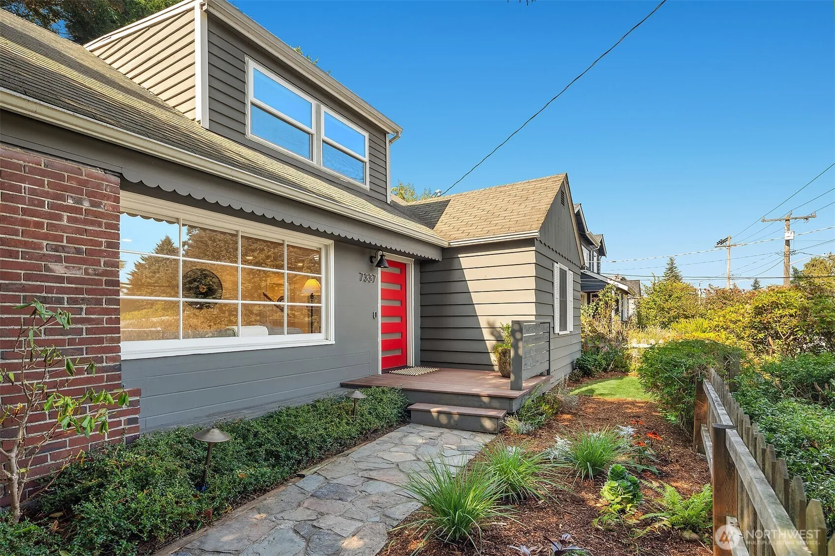 Property photo for 7337 20th Avenue Ne, Seattle photo 4