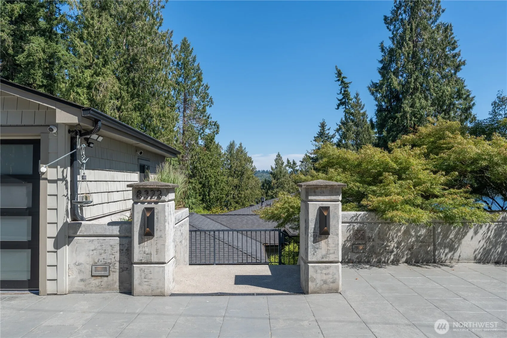 Property photo for 8323 Ne 110th Place, Kirkland photo 4
