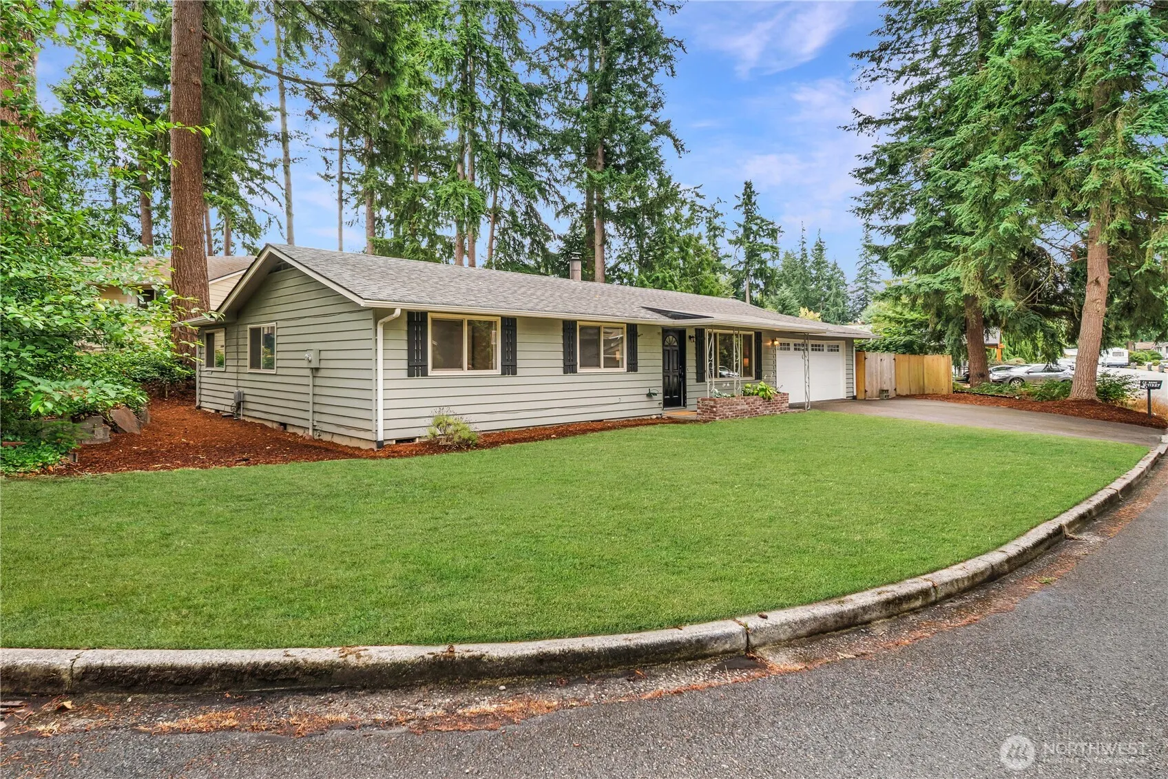 Property photo for 11327 31st Avenue Se, Everett photo 2