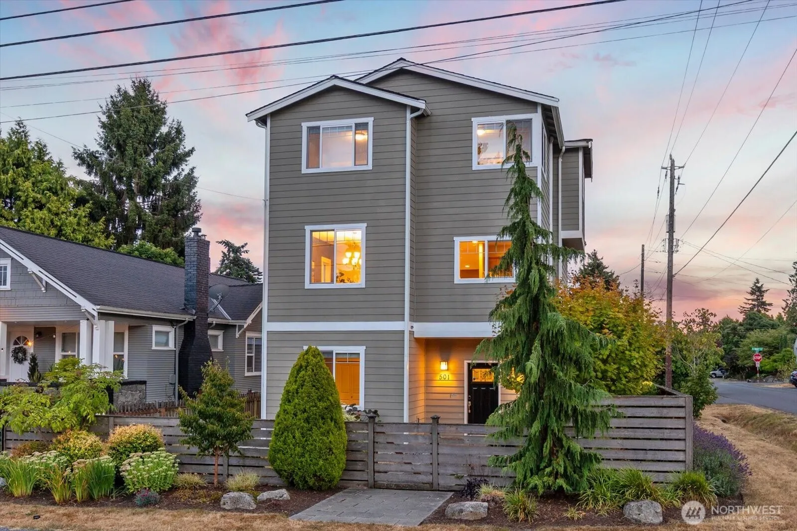 Property photo for 501 N 101st Street, Seattle photo 2