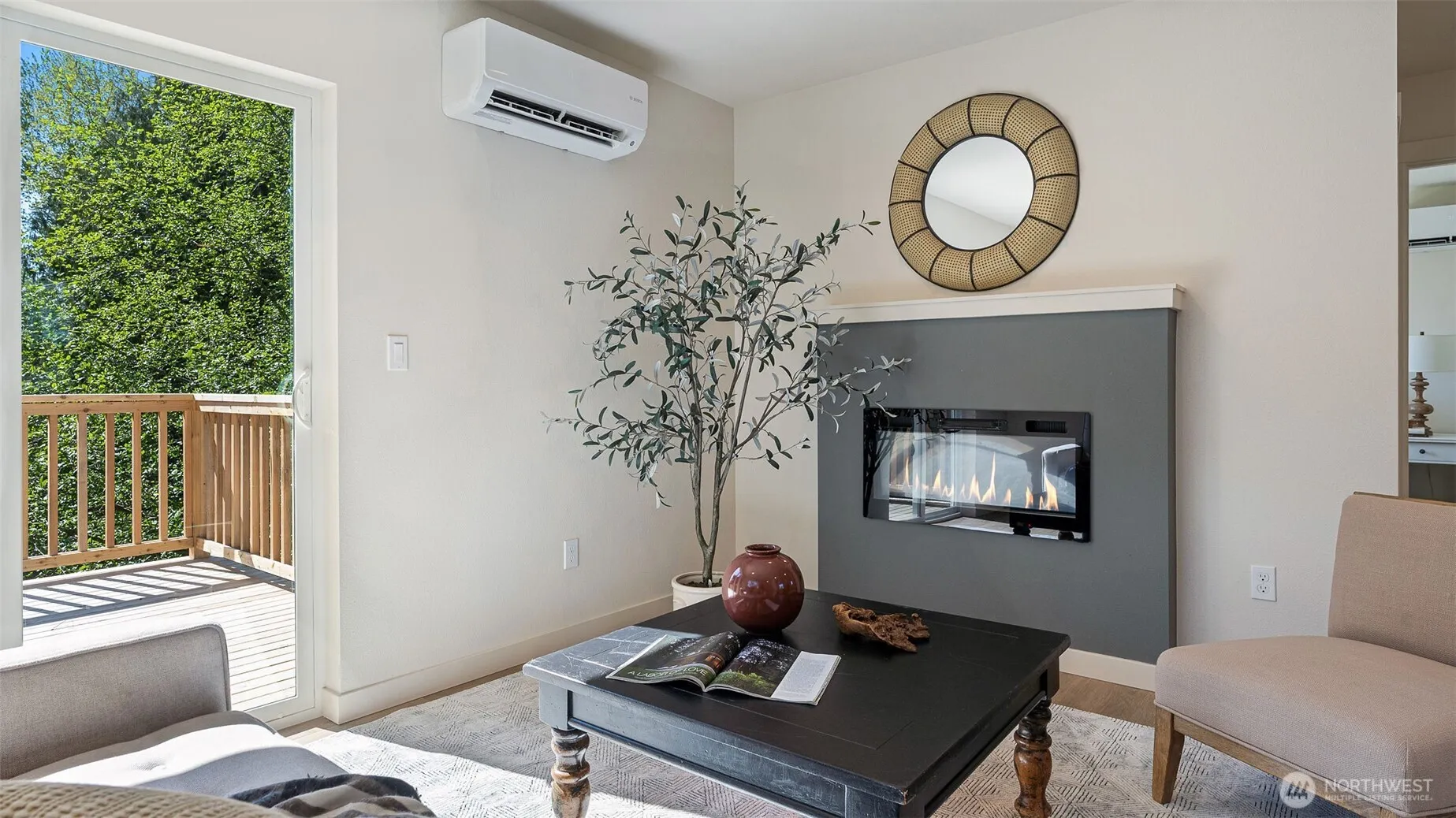 Property photo for 10811 Holly Drive #c, Everett photo 3