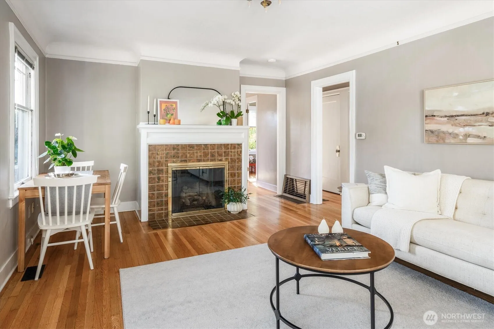 Property photo for 6806 Woodlawn Avenue Ne, Seattle photo 5