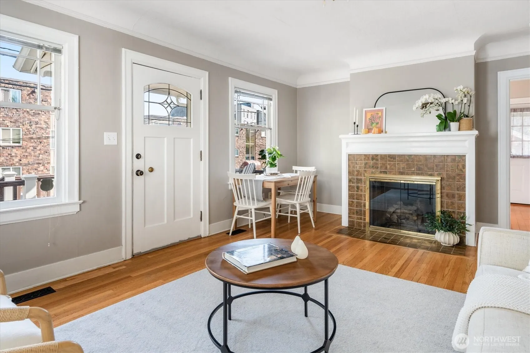 Property photo for 6806 Woodlawn Avenue Ne, Seattle photo 4