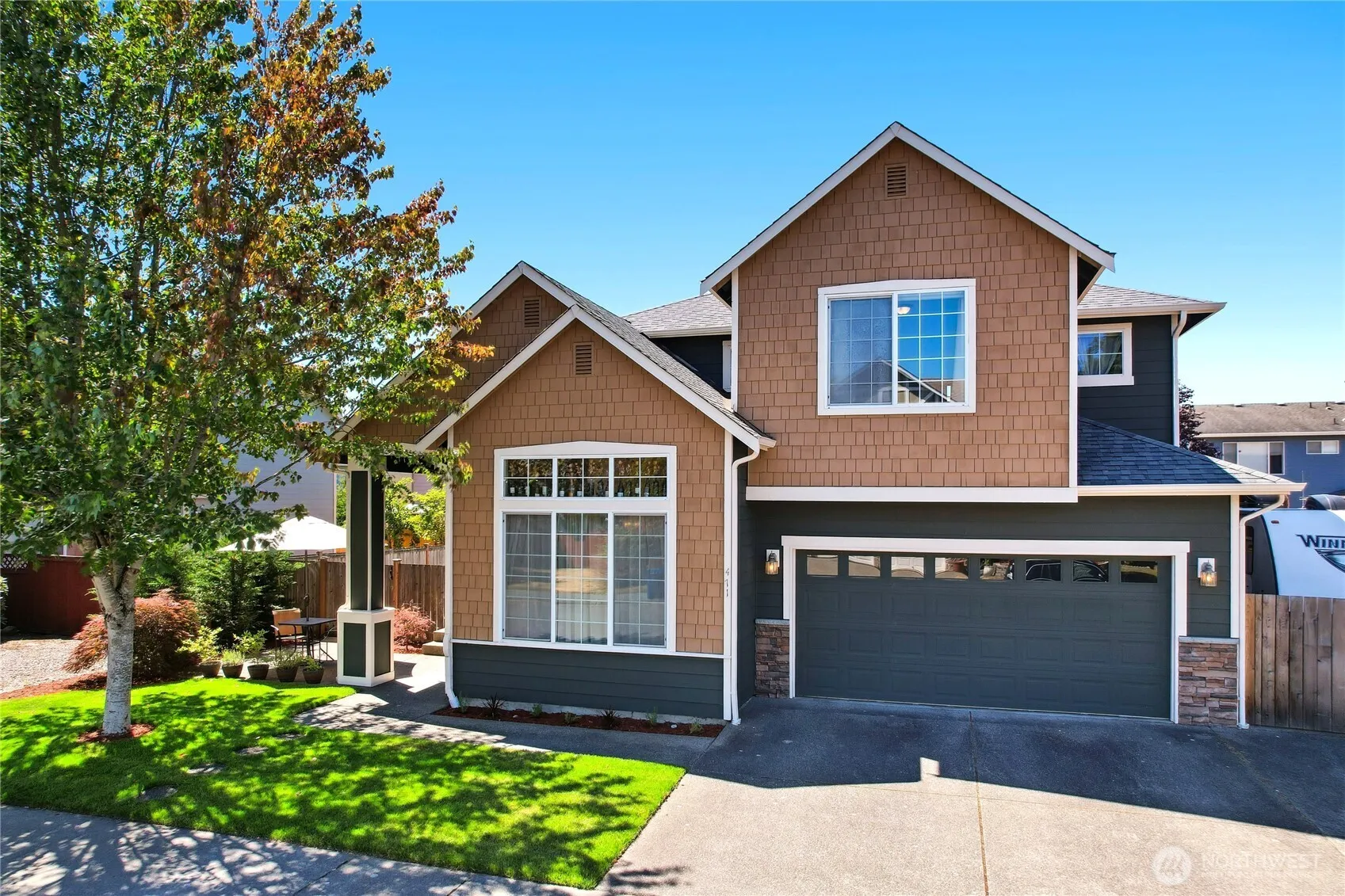 Property photo for 471 Rosario Place Ne, Renton photo 2