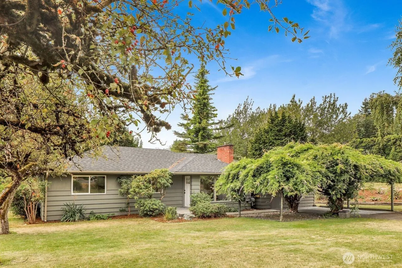 Property photo for 2817 Mcleod Road, Bellingham photo 2