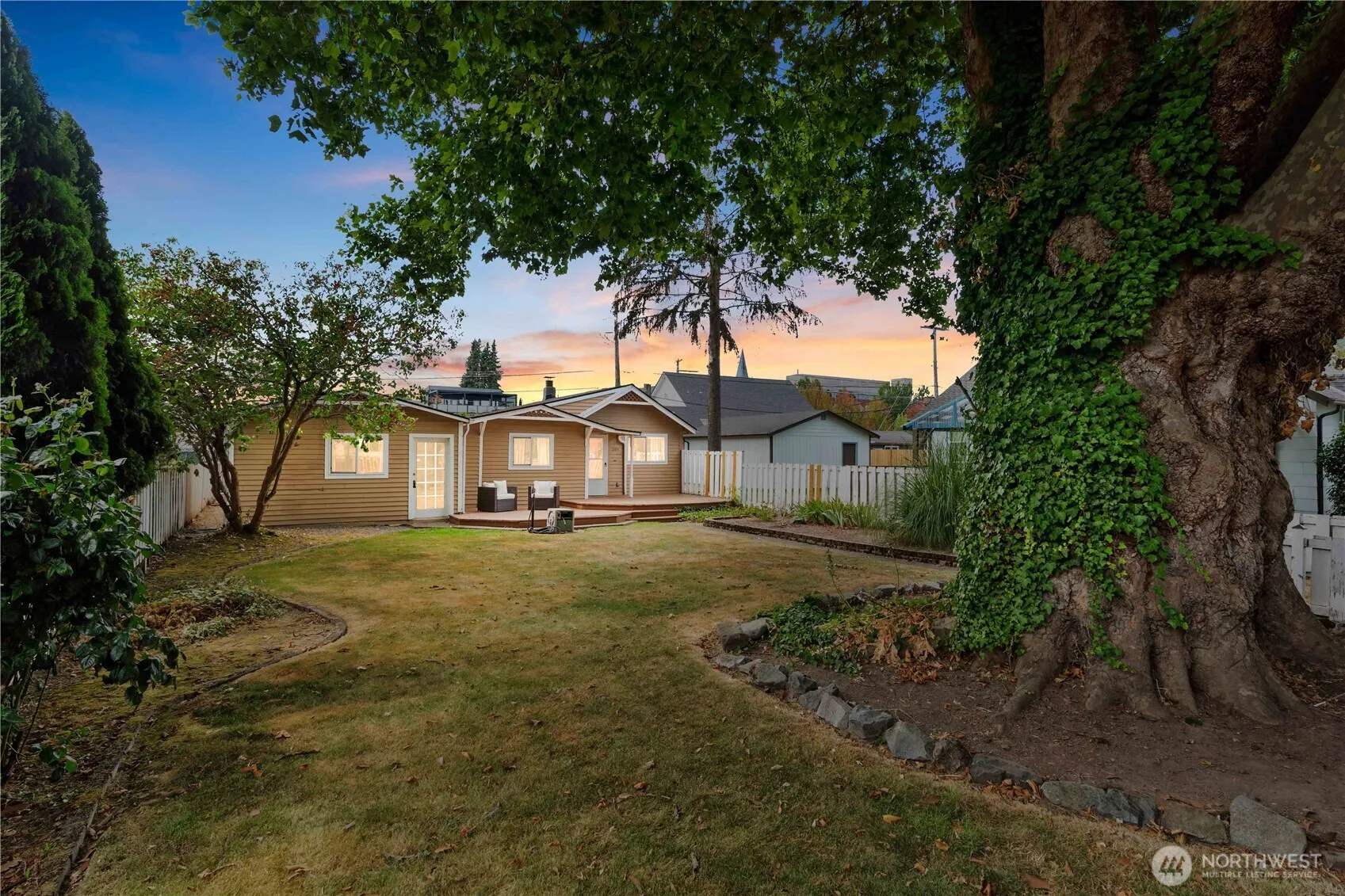 Property photo for 504 3rd Street Se, Puyallup