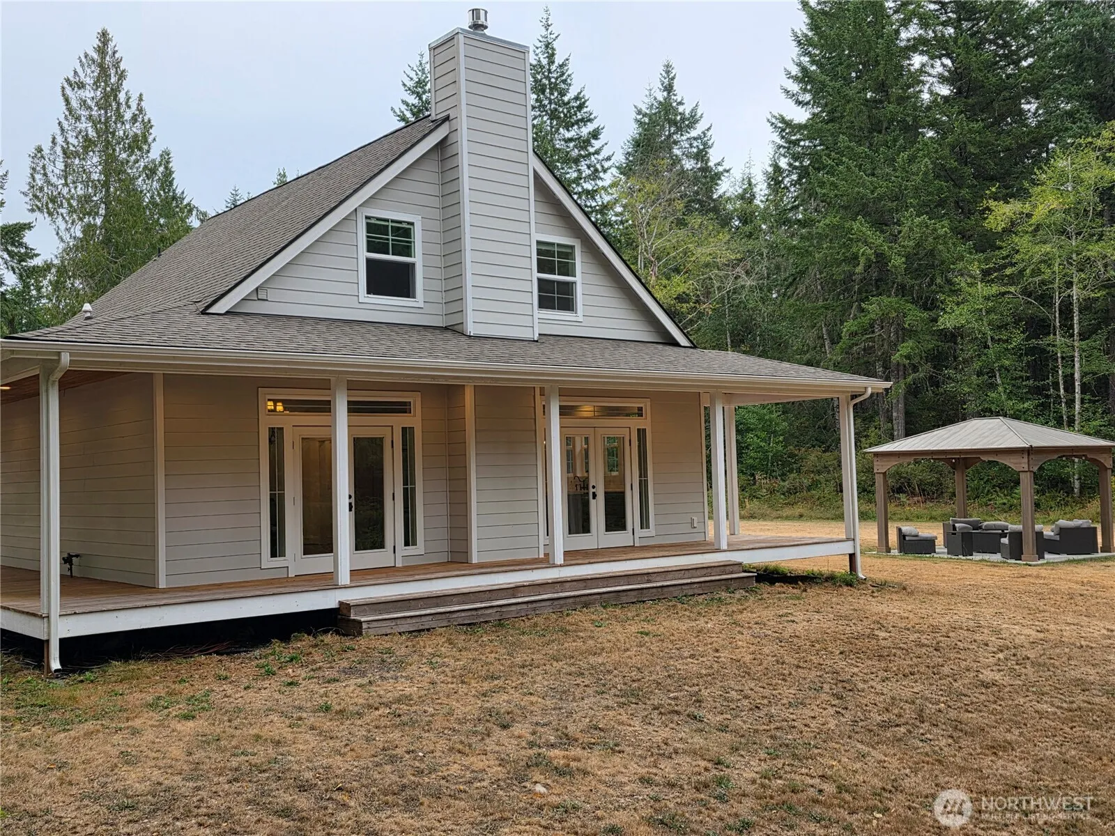 Property photo for 13987 Chinook Circle Nw, Bremerton photo 3