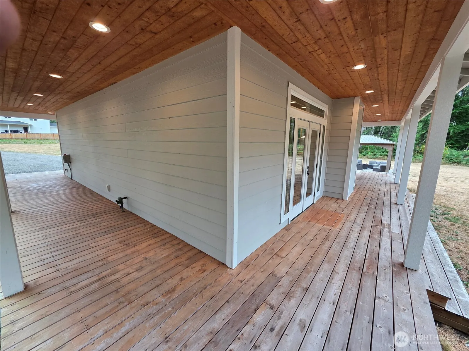 Property photo for 13987 Chinook Circle Nw, Bremerton photo 5