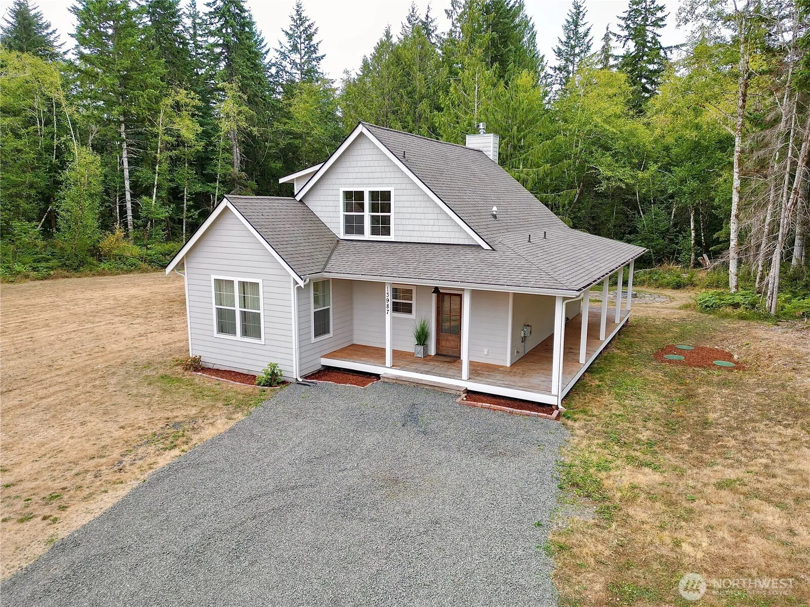 Property photo for 13987 Chinook Circle Nw, Bremerton photo 2