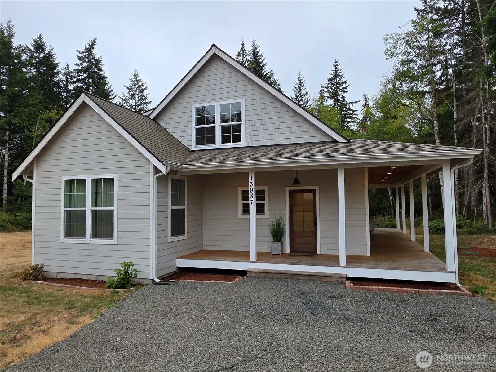 Property photo for 13987 Chinook Circle Nw, Bremerton