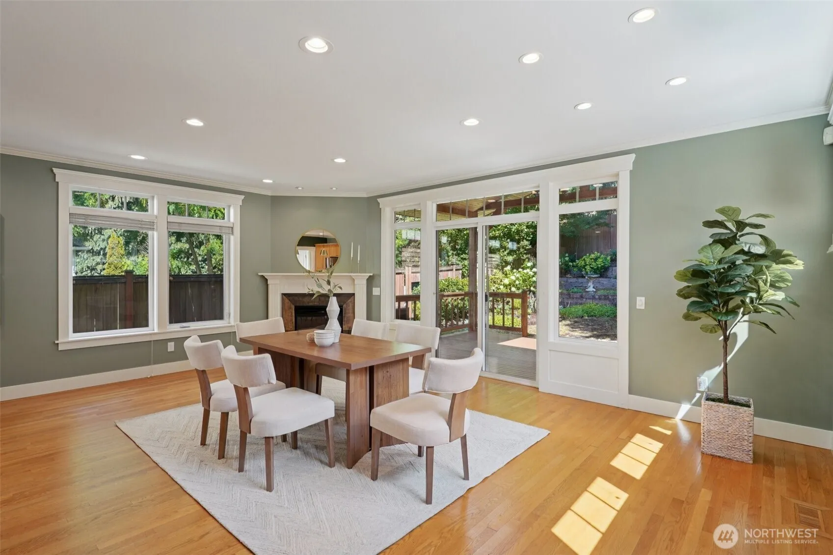 Property photo for 9020 Burke Avenue N, Seattle photo 4