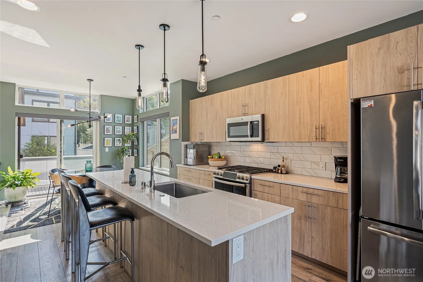 Property photo for 5456 Delridge Way Sw, Seattle photo 3