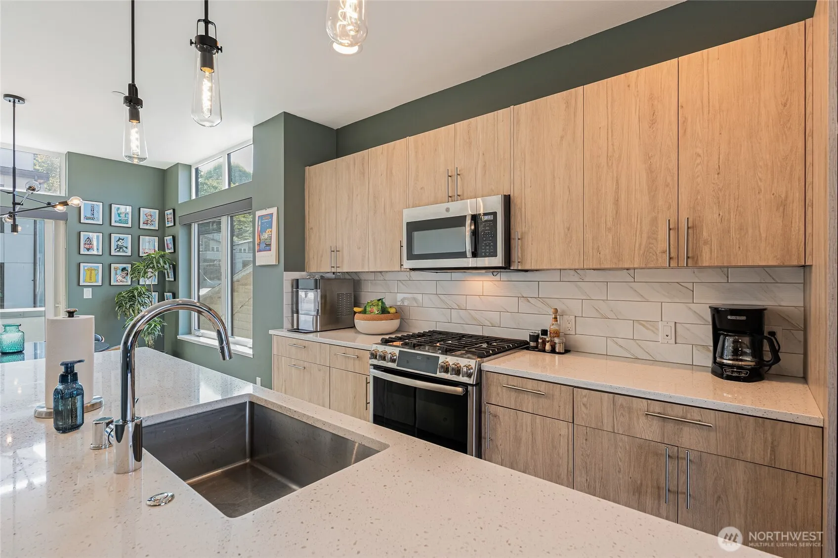 Property photo for 5456 Delridge Way Sw, Seattle photo 4