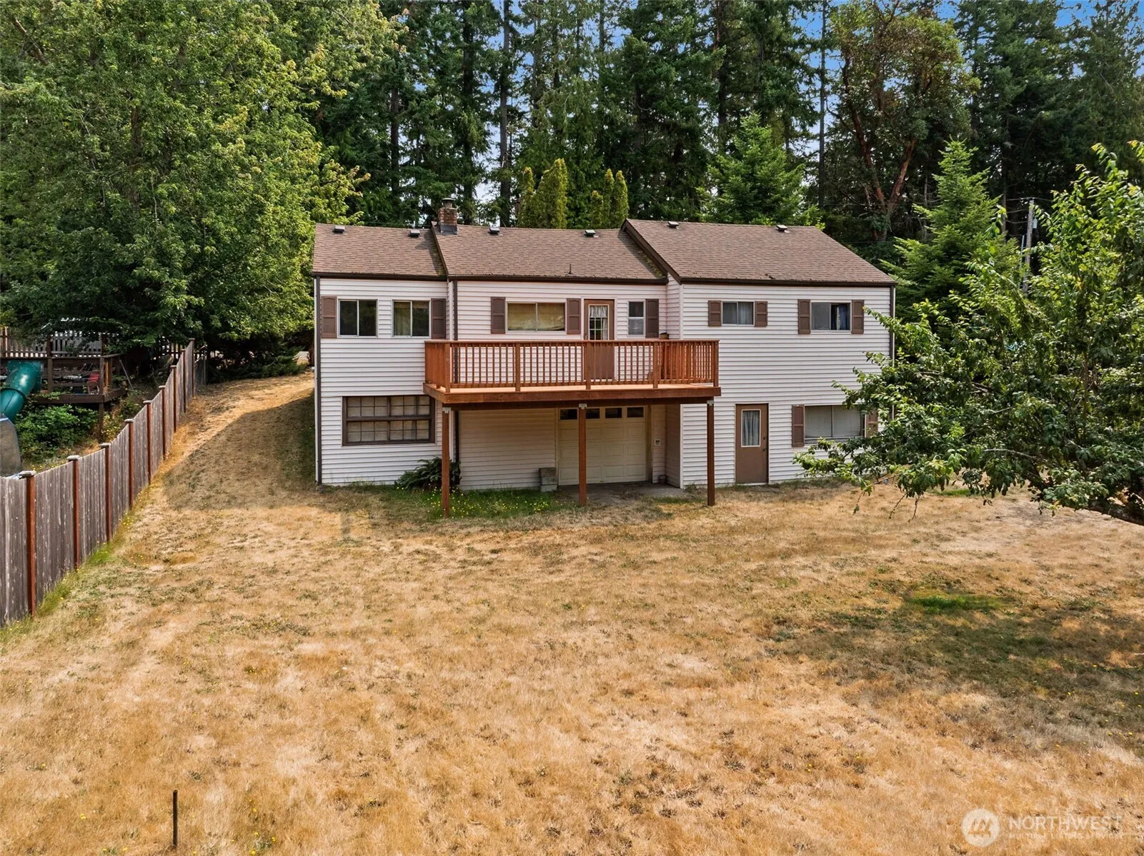 Property photo for 1911 Jacobsen Boulevard Ne, Bremerton photo 2