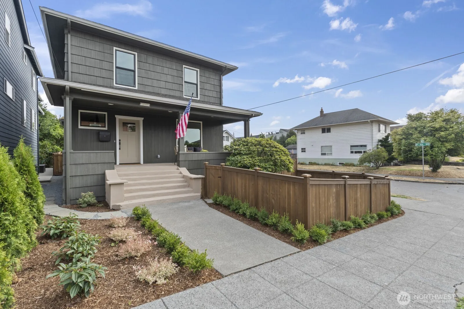 Property photo for 101 N 51st Street, Seattle photo 2