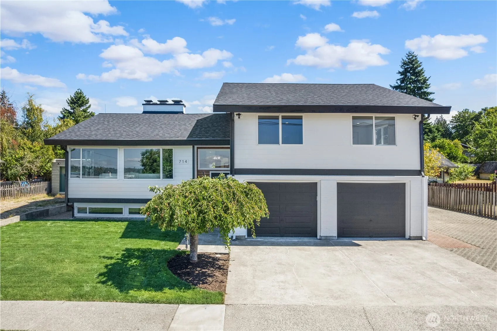 Property photo for 714 High Avenue S, Renton photo 2