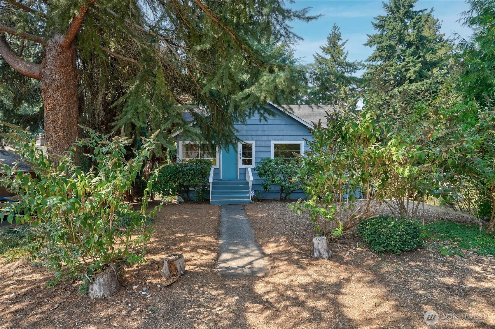 Property photo for 11027 Alton Avenue Ne, Seattle photo 2