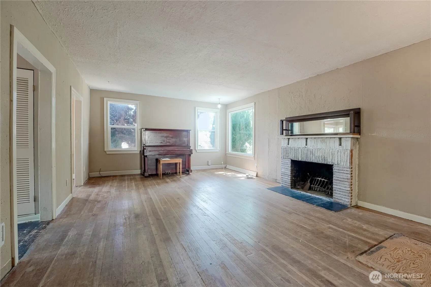 Property photo for 11027 Alton Avenue Ne, Seattle photo 4