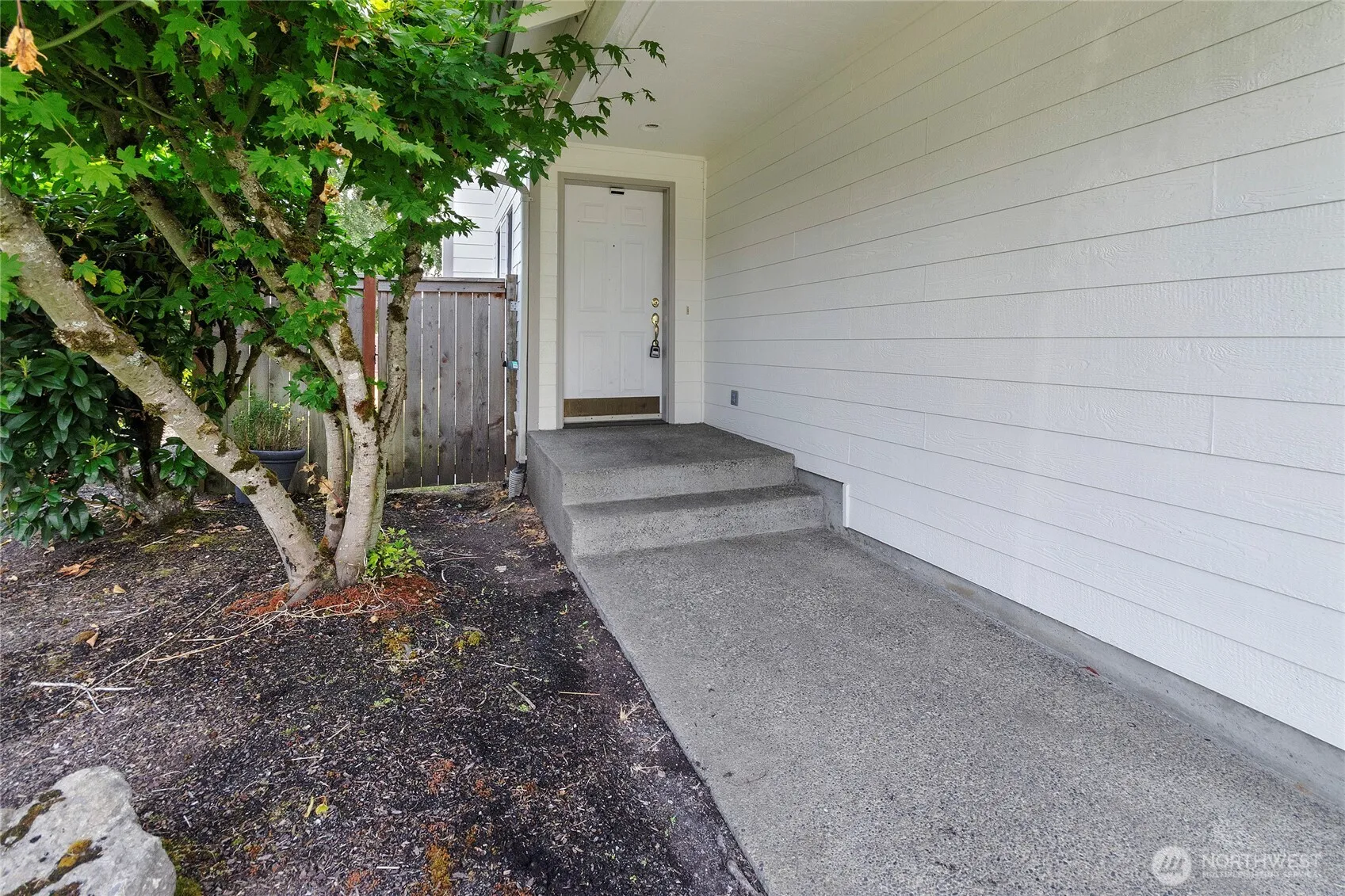 Property photo for 10901 36th Avenue Ct E, Tacoma photo 2