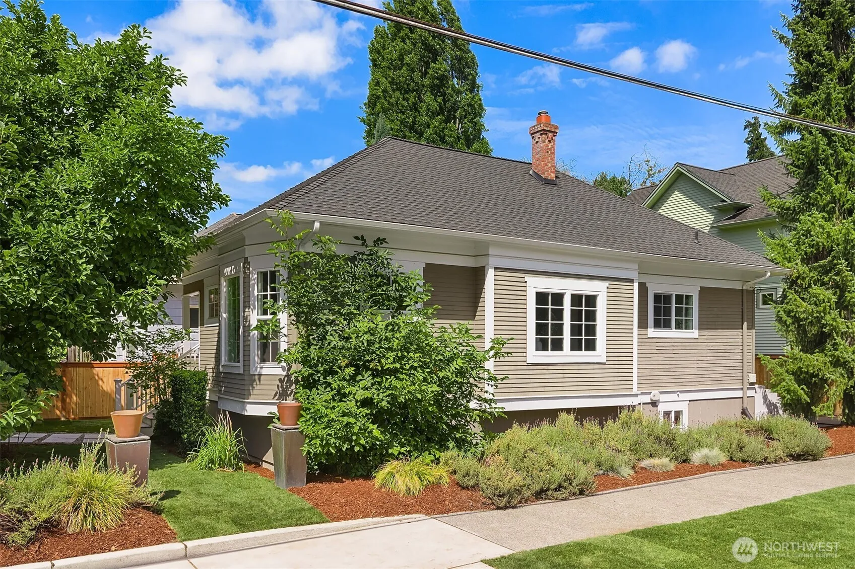 Property photo for 2800 E Thomas Street, Seattle