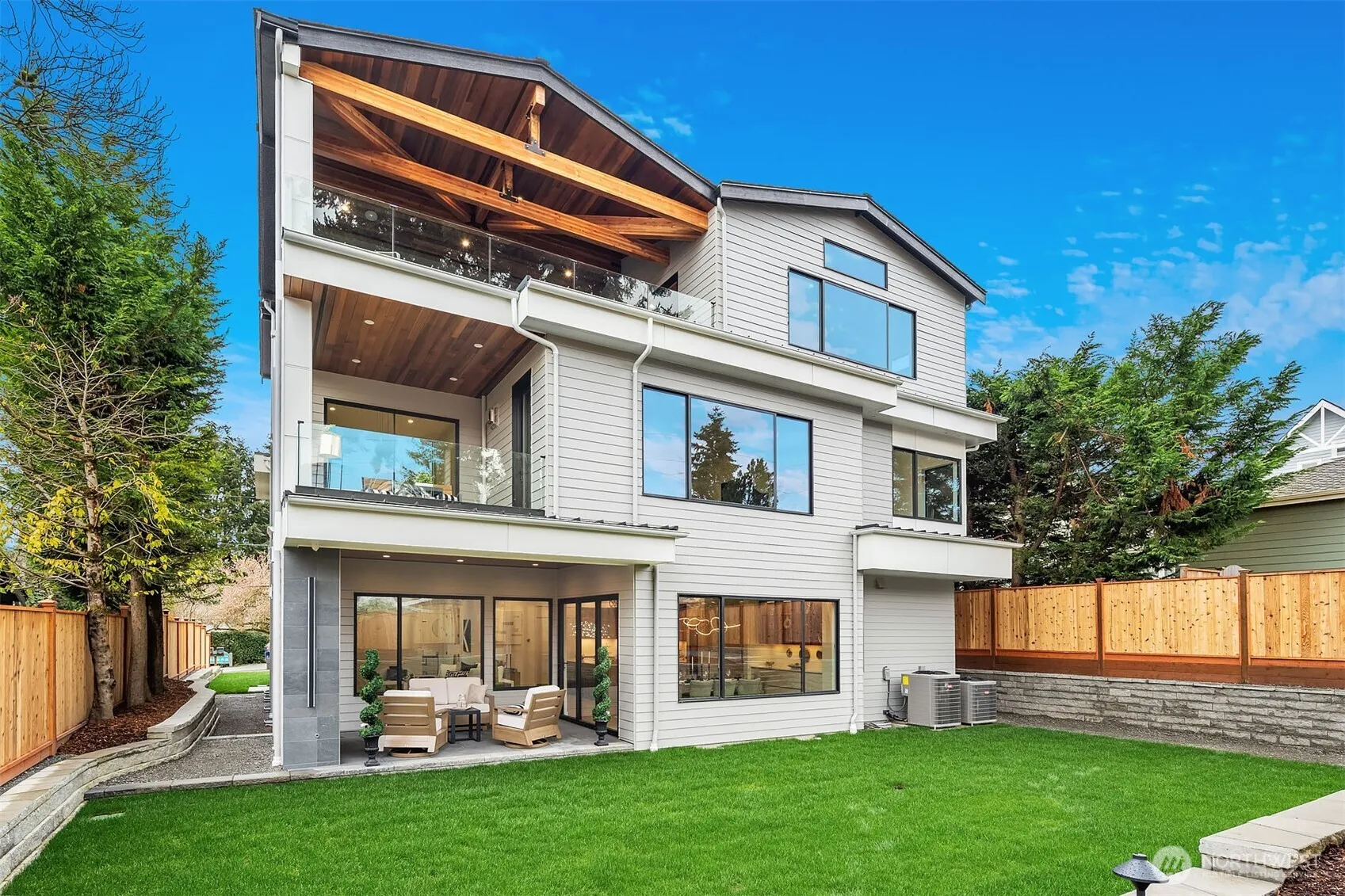 422 98th Avenue Ne, Bellevue