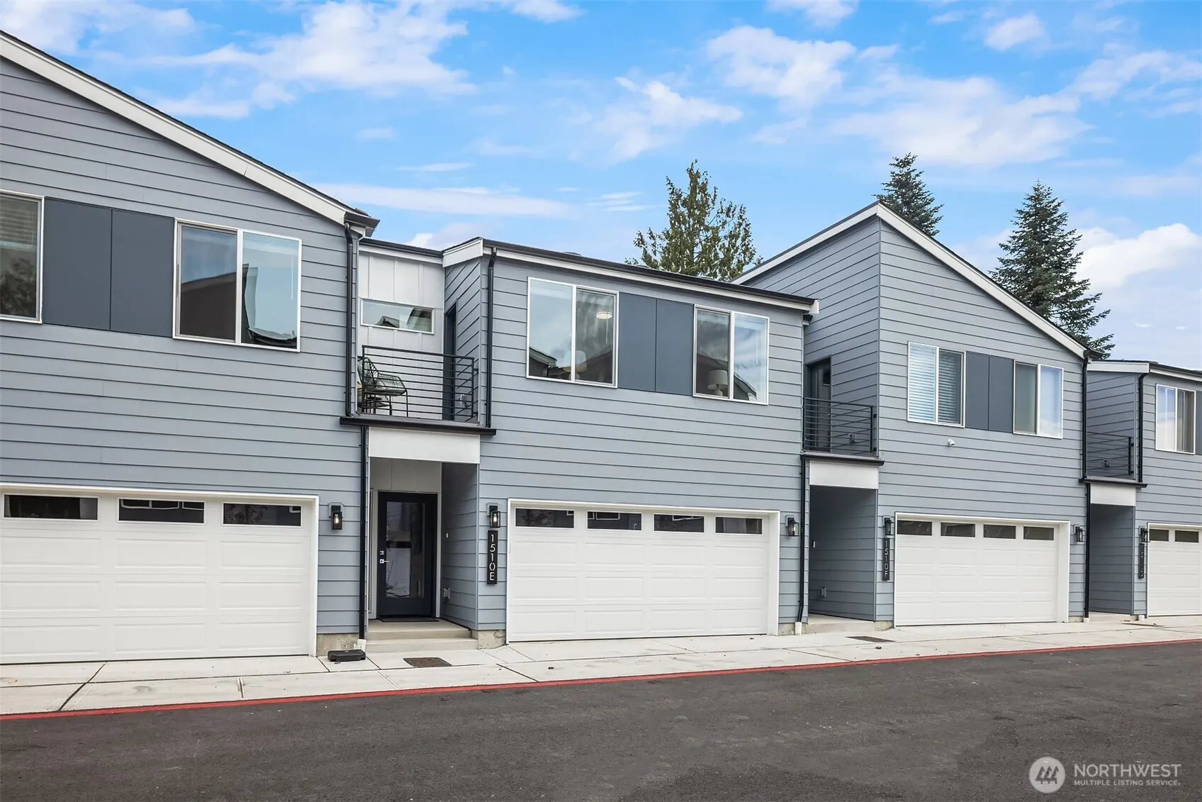 Property photo for 1510 Hollow Dale Place #e, Everett photo 3