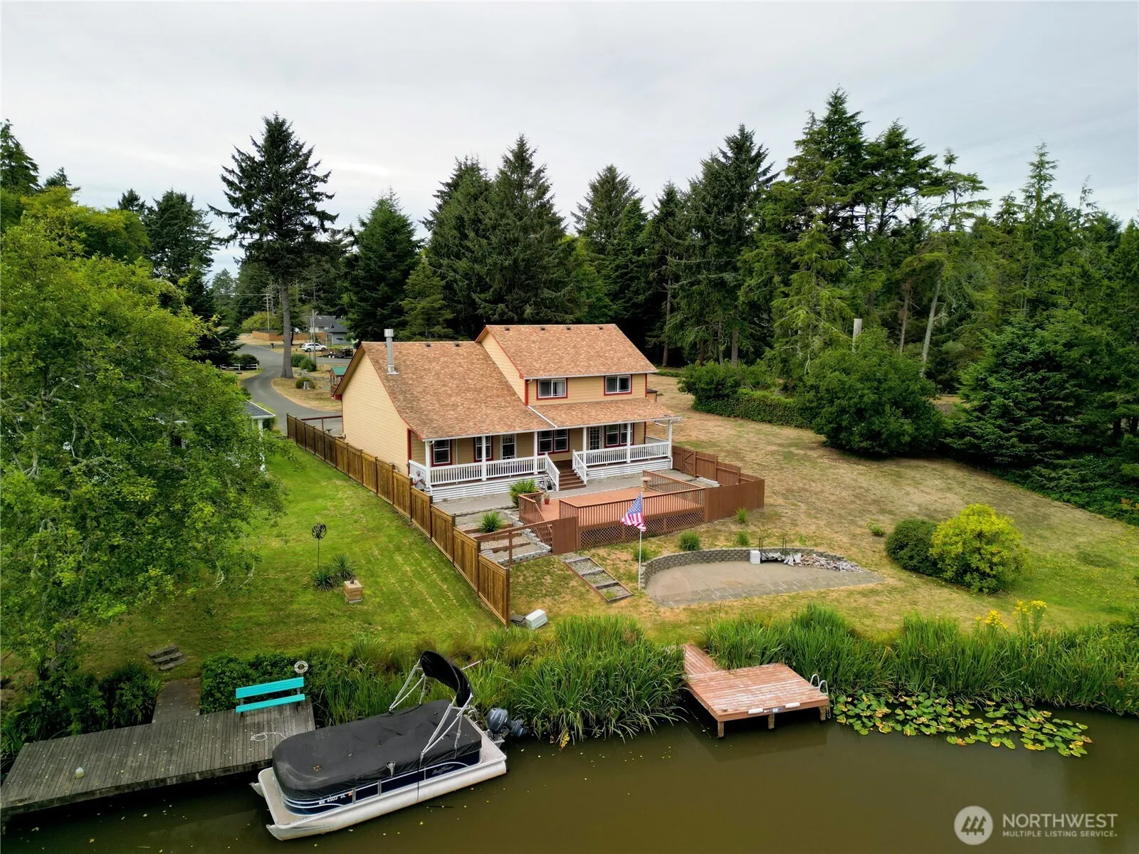 Property photo for 108 Bass Avenue Ne, Ocean Shores photo 2