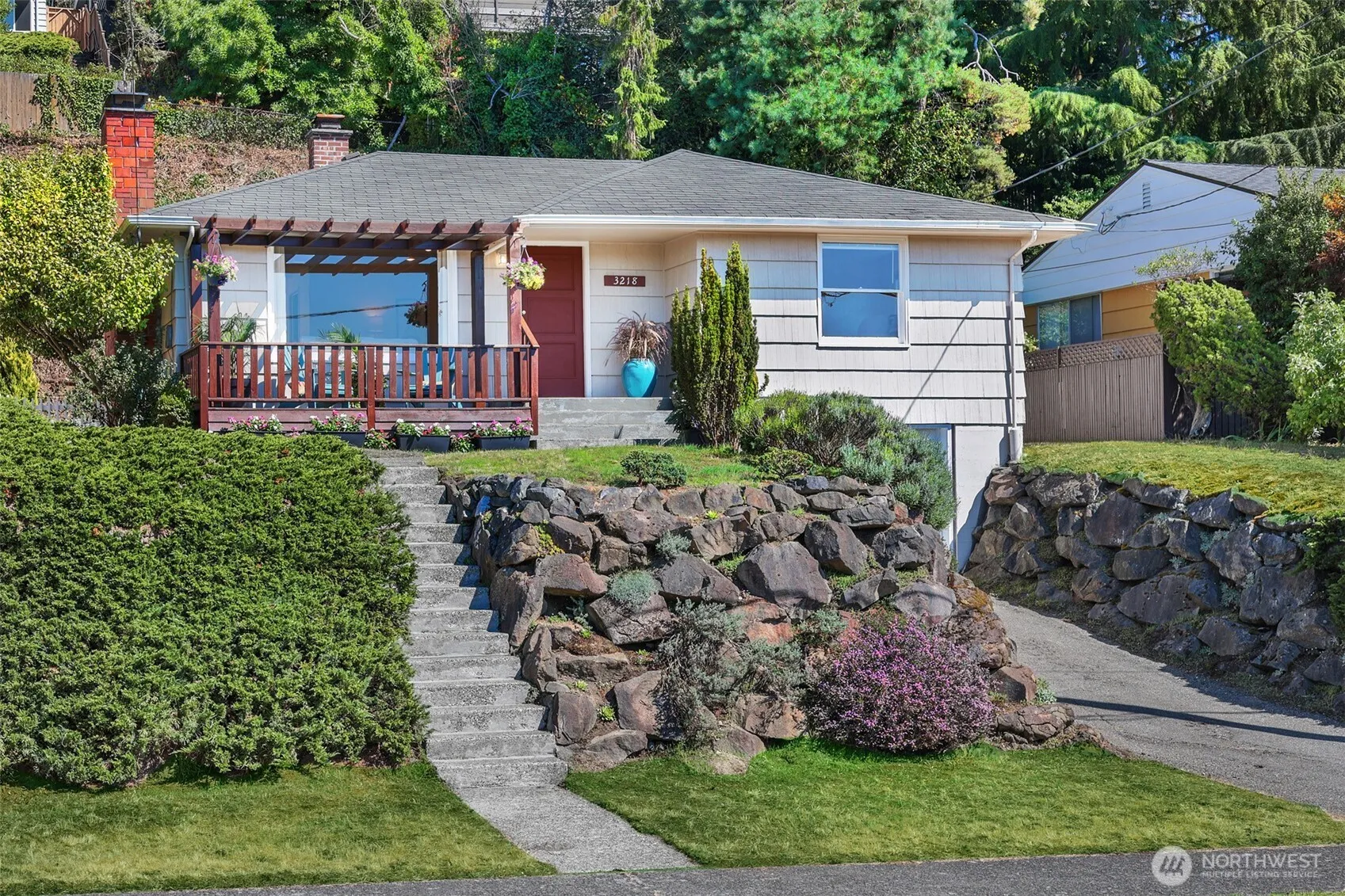 Property photo for 3218 31st Avenue W, Seattle