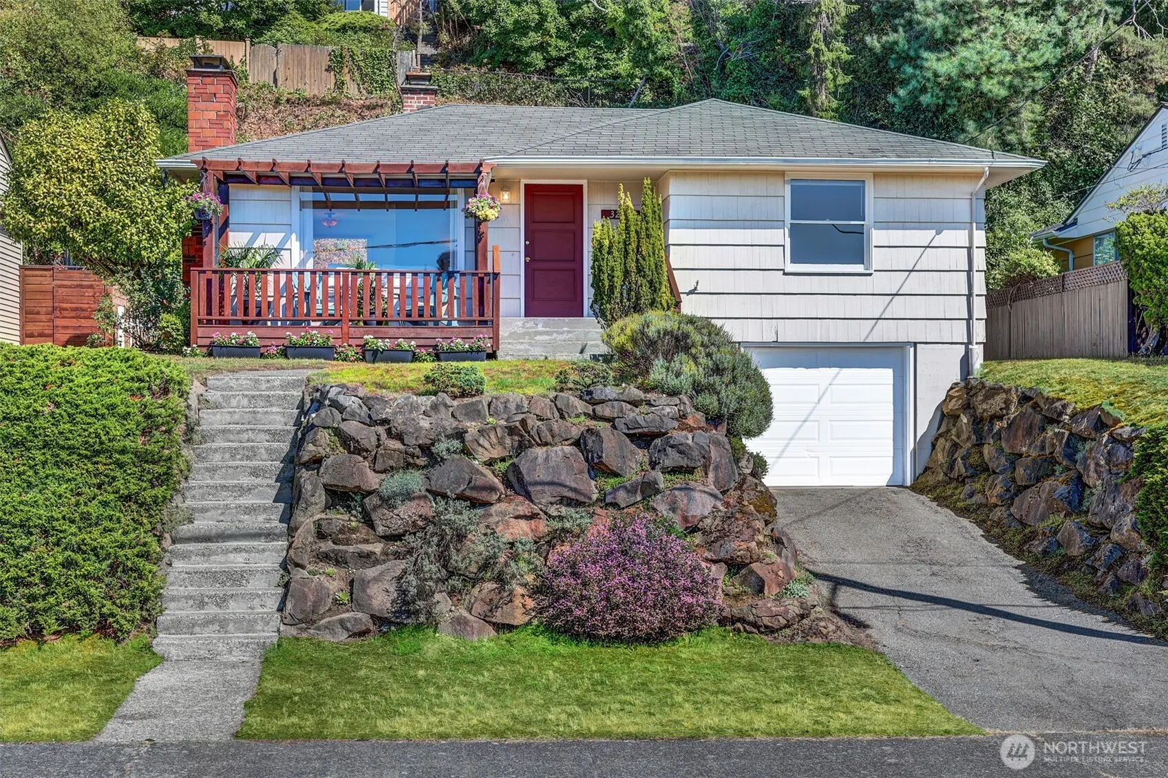 Property photo for 3218 31st Avenue W, Seattle photo 2