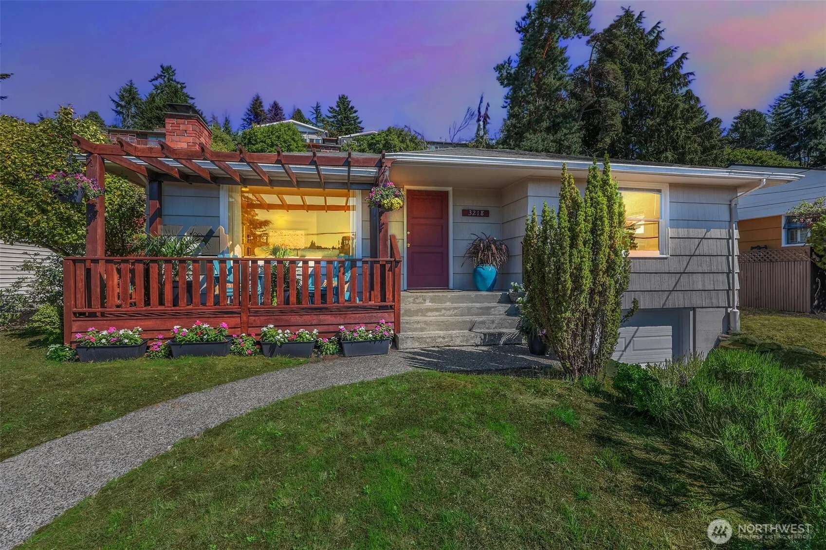 Property photo for 3218 31st Avenue W, Seattle photo 4