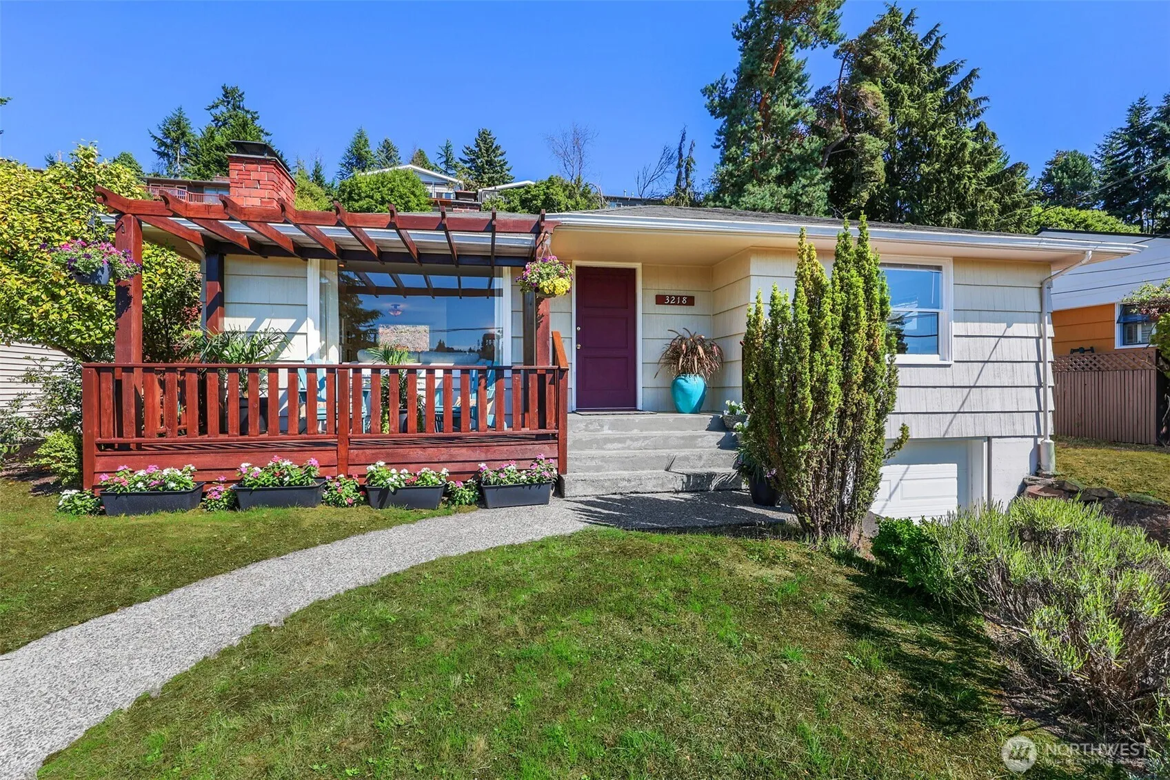 Property photo for 3218 31st Avenue W, Seattle photo 3