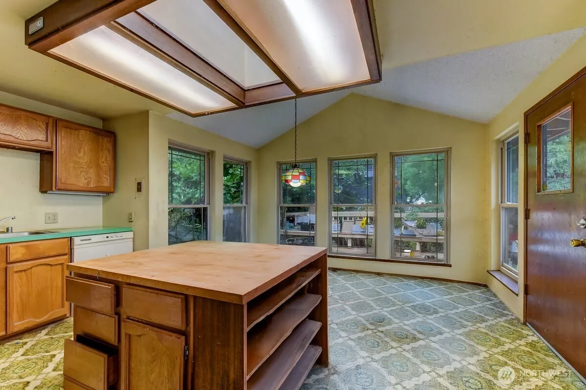 Property photo for 4103 21st Avenue Sw, Seattle photo 5