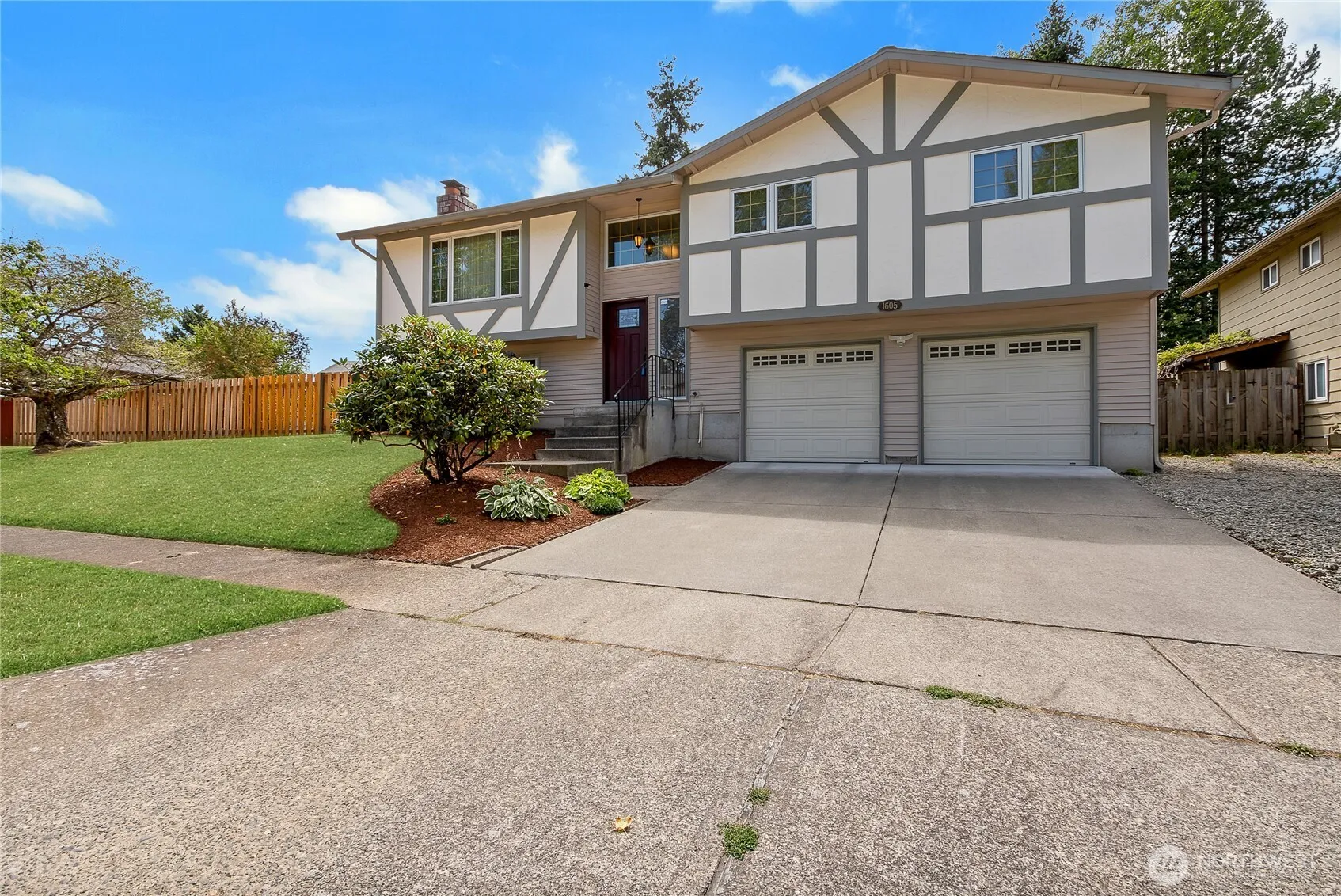 Property photo for 1605 Index Avenue Se, Renton photo 3