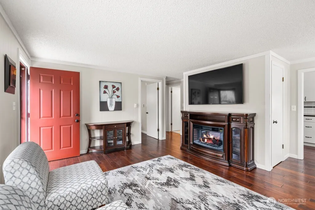 Property photo for 3058 48th Avenue Sw, Seattle photo 3
