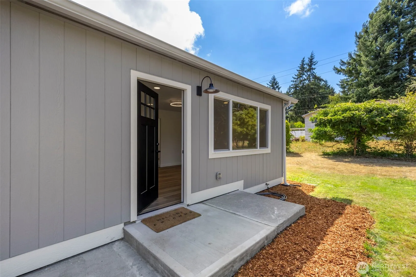 Property photo for 655 Pearl St, Bremerton photo 3